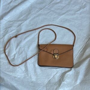 Chic Tan Crossbody Bag with Gold Accent